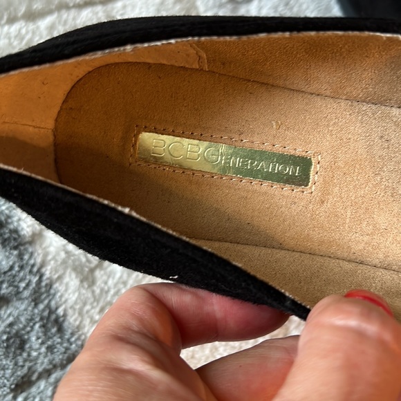 NEW SUEDE comfortable flats BCBG - Picture 3 of 7